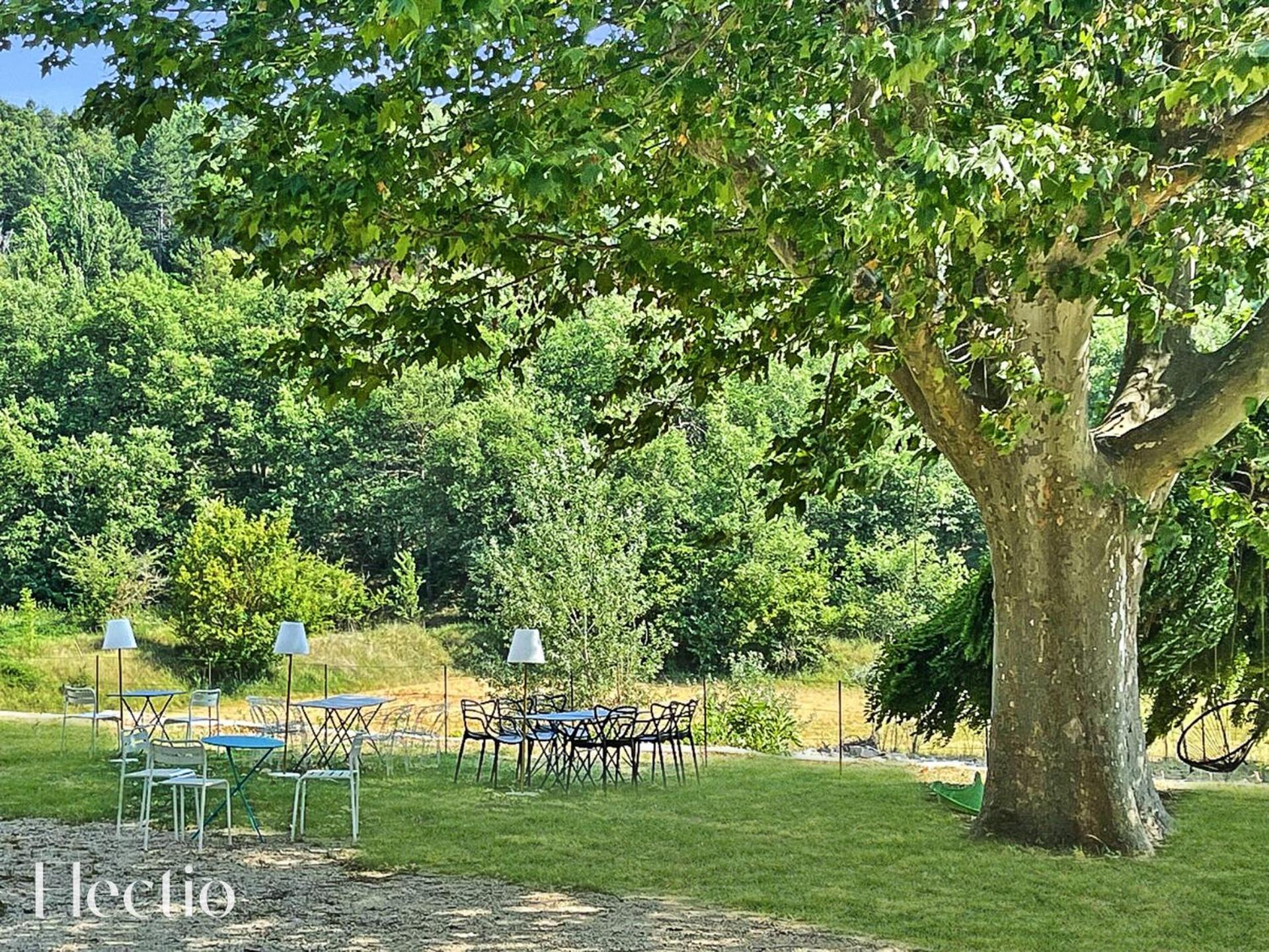 Parenthese En Luberon Hotell Rustrel Exteriör bild